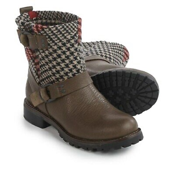 Woolrich Shoes - Woolrich Baltimore Harness Boots Red Plaid Wool